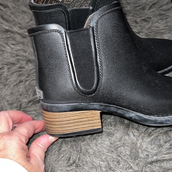 Women’s Unicare black rain ankle boots, size 7 - Picture 5 of 11